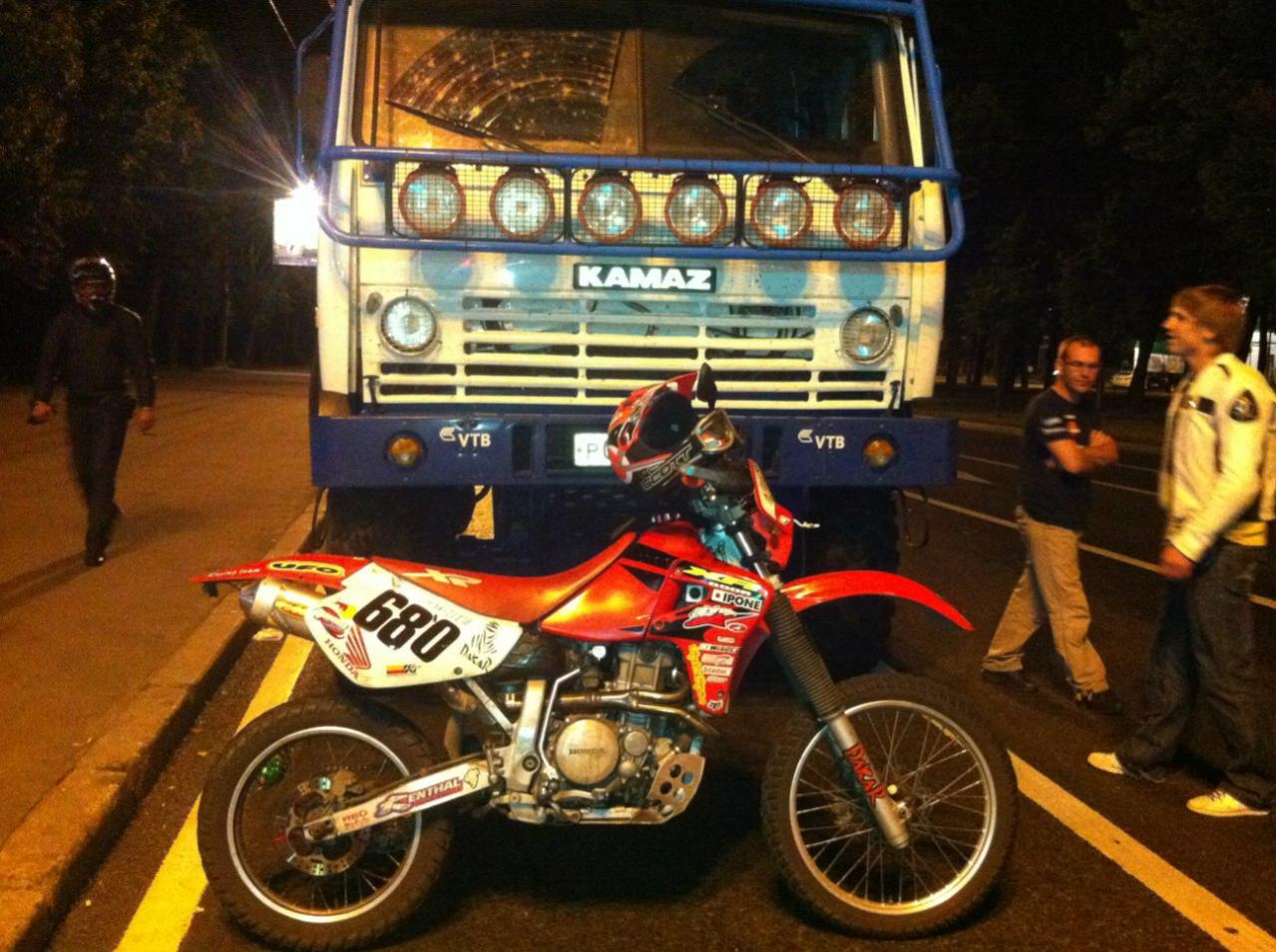 Dakar 4 .